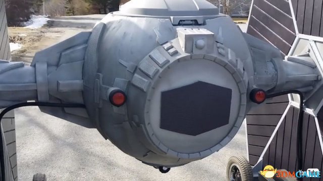 可开不可飞！星战粉老外打造现实版酷炫星战TIE战机