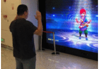 登机前玩AR游戏体验 网易游戏正在广州机场开了个店