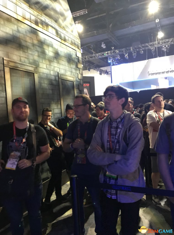 E3：《死化危缓2》重制版试玩区水爆 步队排太少