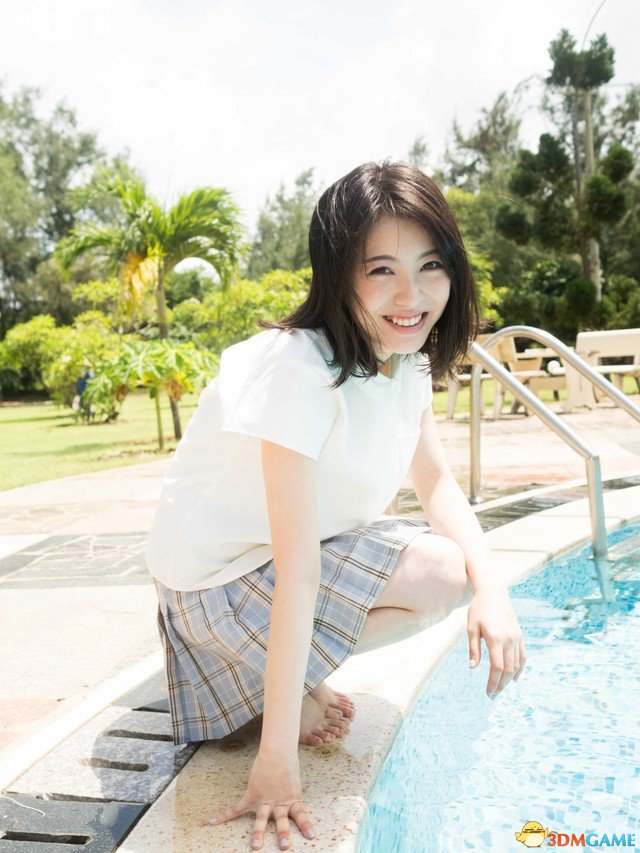 日本女高中生浜辺美波太美丽 小岛秀夫都被迷住了