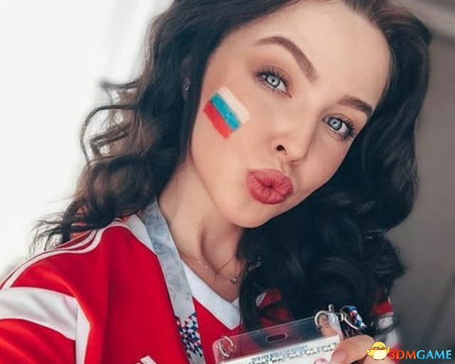 世界杯上俄罗斯女球迷靓眼 东西欧女公然名出有实传