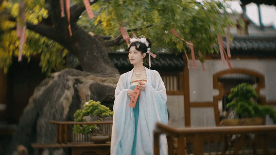 《完蛋！我被美女包圍了！2》游戲特色內(nèi)容介紹