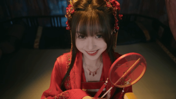 《完蛋！我被美女包圍了！2》游戲特色內(nèi)容介紹