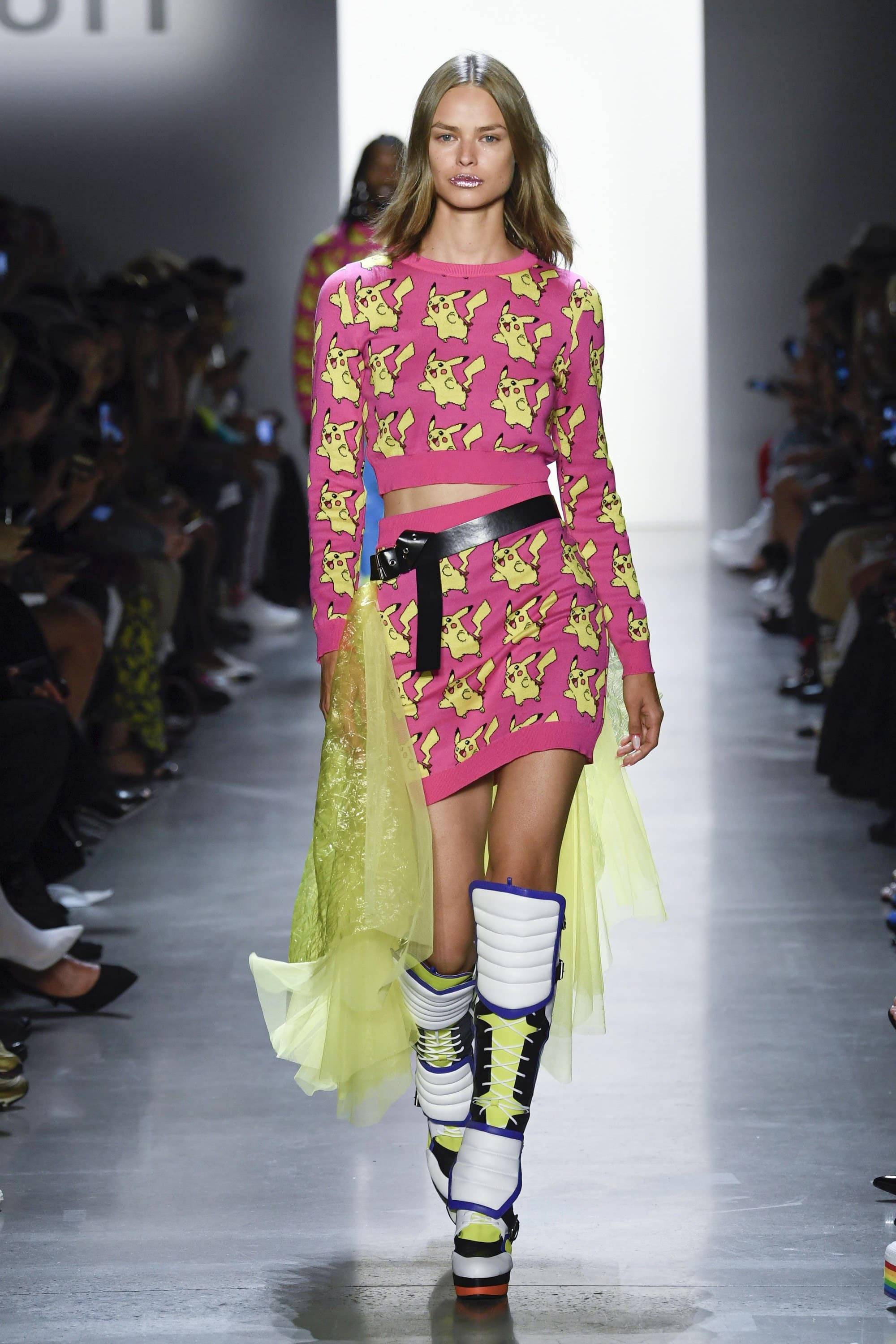米兰时装周| Giorgio Armani 2023春夏系列-服装米兰时装周-CFW服装设计网手机版