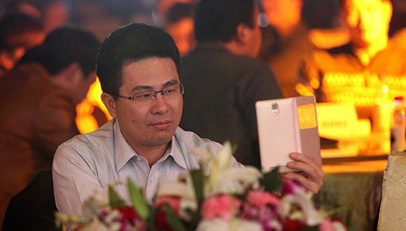 金立手机到底怎么死的手机死的输超？“董事长刘立荣赌博输了超100亿”