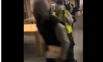 法国暴力骚乱肆虐 苹果零售店被打砸洗劫一空