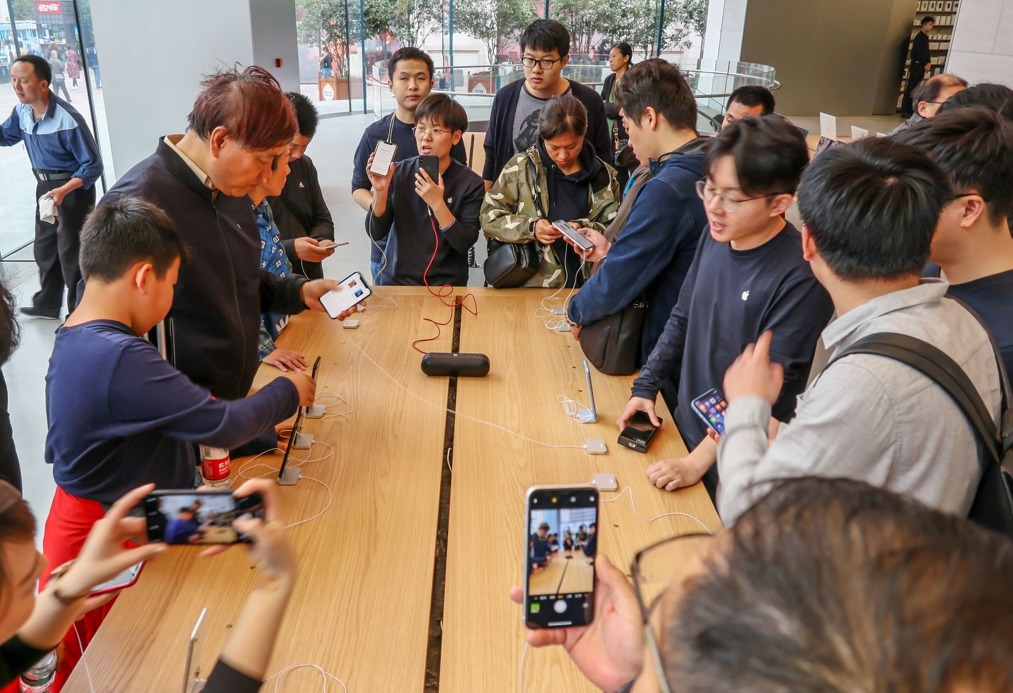 中媒看iPhone正在华被禁卖：针对iOS11 影响出有大年夜