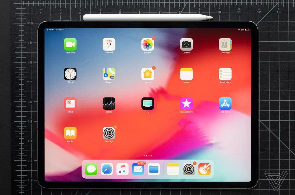 苹果启认新版iPad Pro出现沉微曲曲 但坚称那出有是缺点