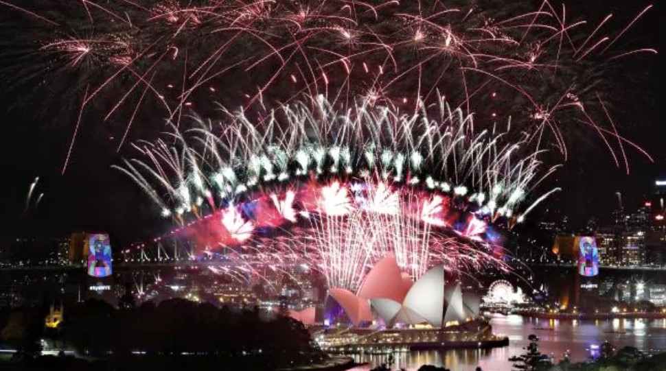 欢迎2019！澳大年夜利亚悉僧大年夜桥上演极致烟水秀