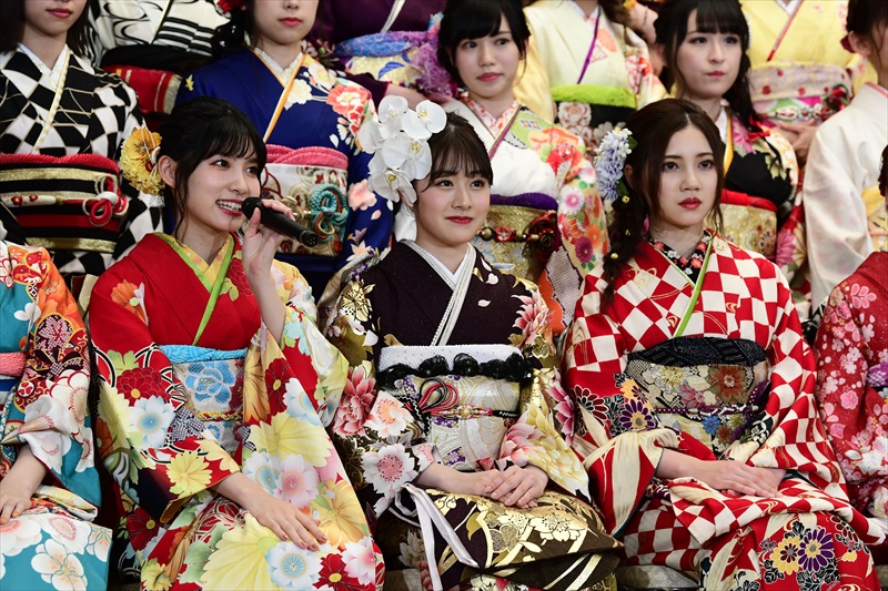 华丽盛装妹子闪瞎眼！偶像天团AKB48新成员成人仪式庆典
