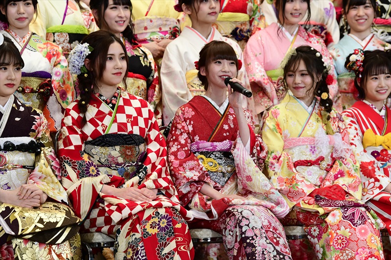 华丽盛装妹子闪瞎眼！偶像天团AKB48新成员成人仪式庆典