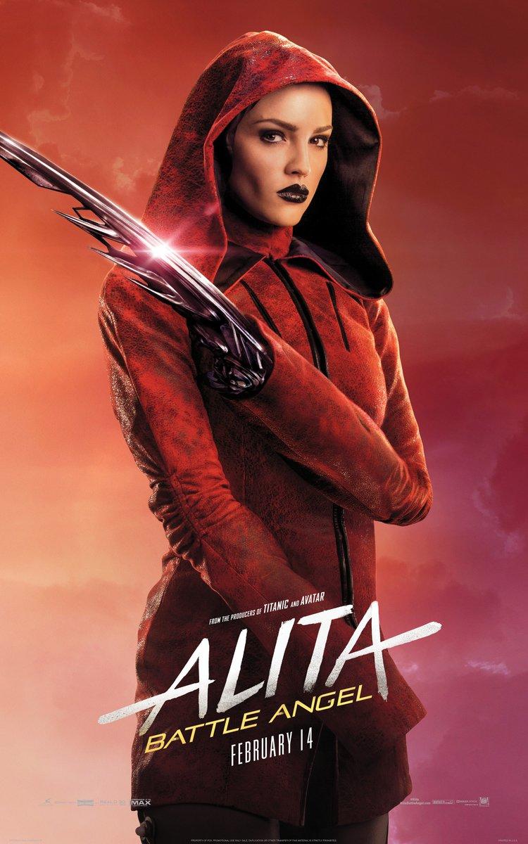 《阿丽塔:战斗天使》角色海报 阿丽塔手持利刃