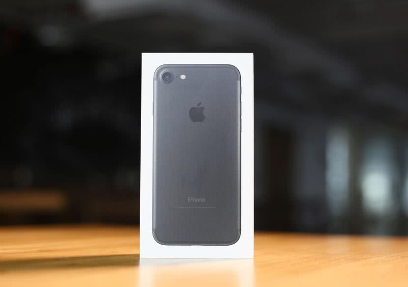 新机售价贵还遭围剿：苹果被迫扩大iPhone7、8产量