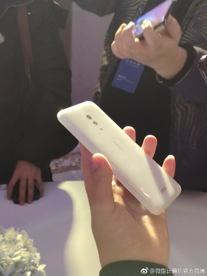 Vivo发布APEX 2019概念机：完整5G、全屏指纹
