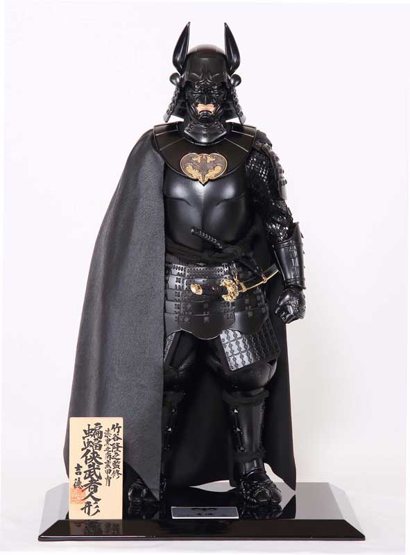 神秘诡异黑衣黑甲 蝙蝠侠强势化身日本传统古人偶霸气凛然