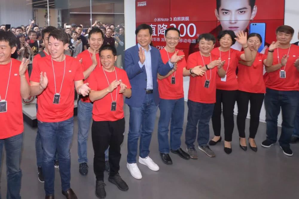 小米线下风波：视频监管店员，要求提供海底捞服务