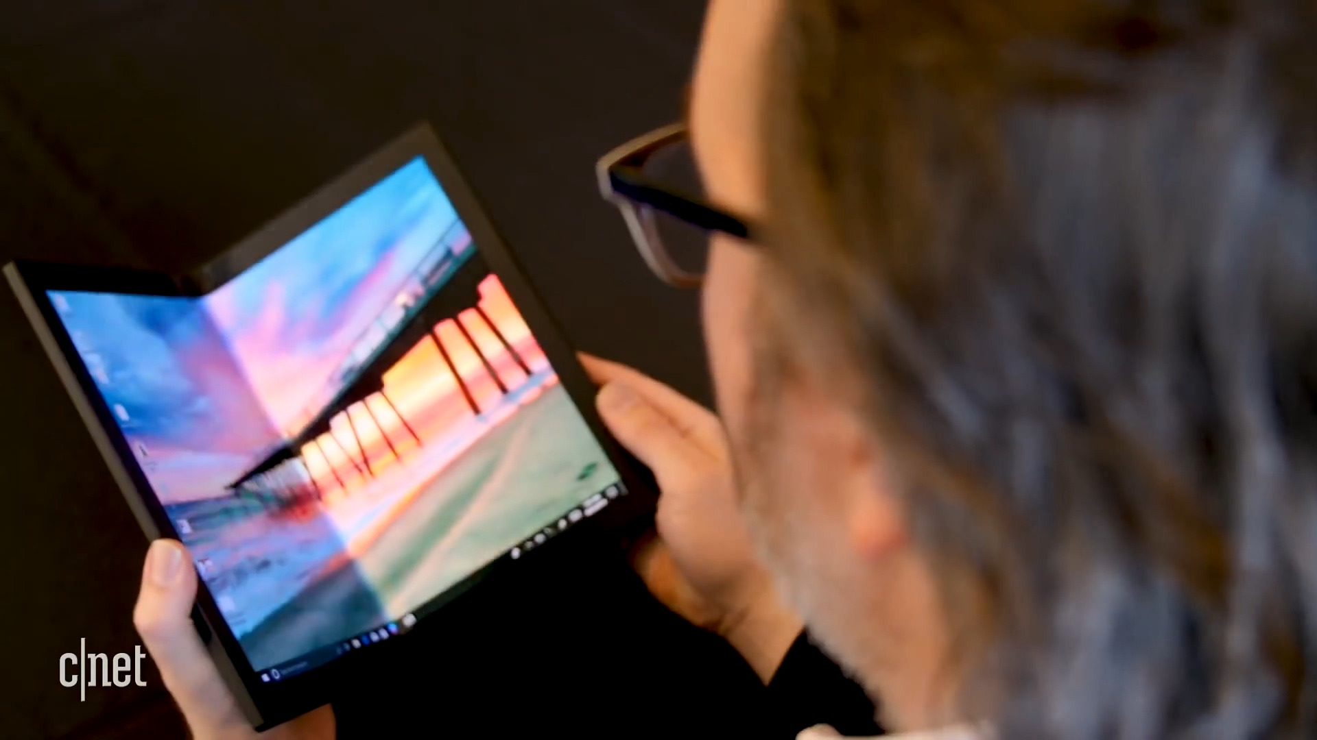 联想发布全球首款折叠屏电脑 2020年上市、上手视频一览