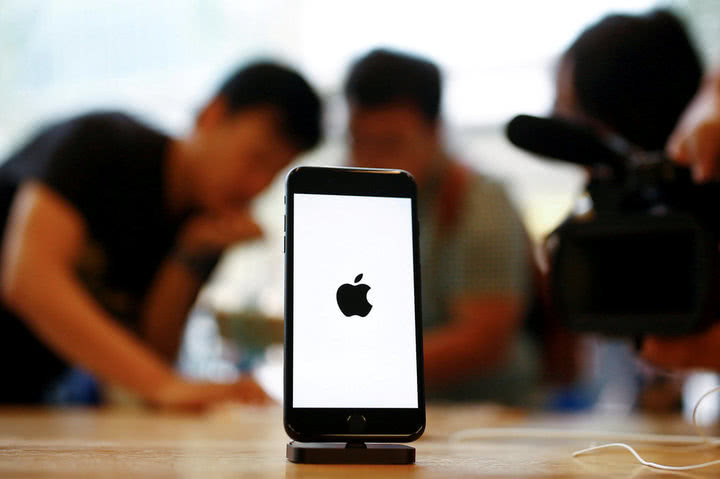 中国留教死用假iPhone骗苹果600多万 或被判进狱10年