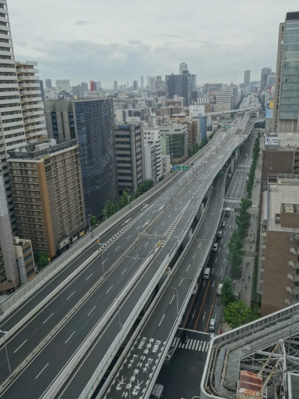 网友惊呼人类灭亡！日本玩家晒大动脉阪神高速罕见空无一车奇景