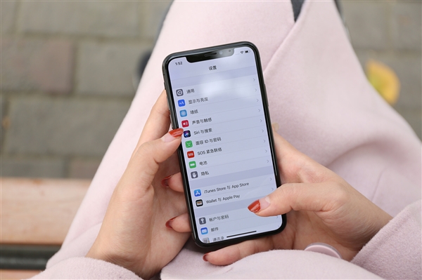 分析师：iPhone将在2021年“剪掉刘海”