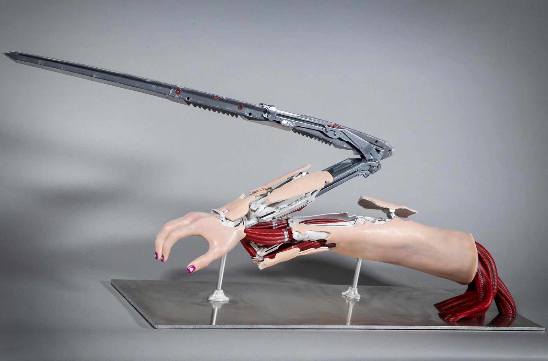 《赛博朋克2077》臂刃设计图 近战兵器和人造肌肉极致平衡