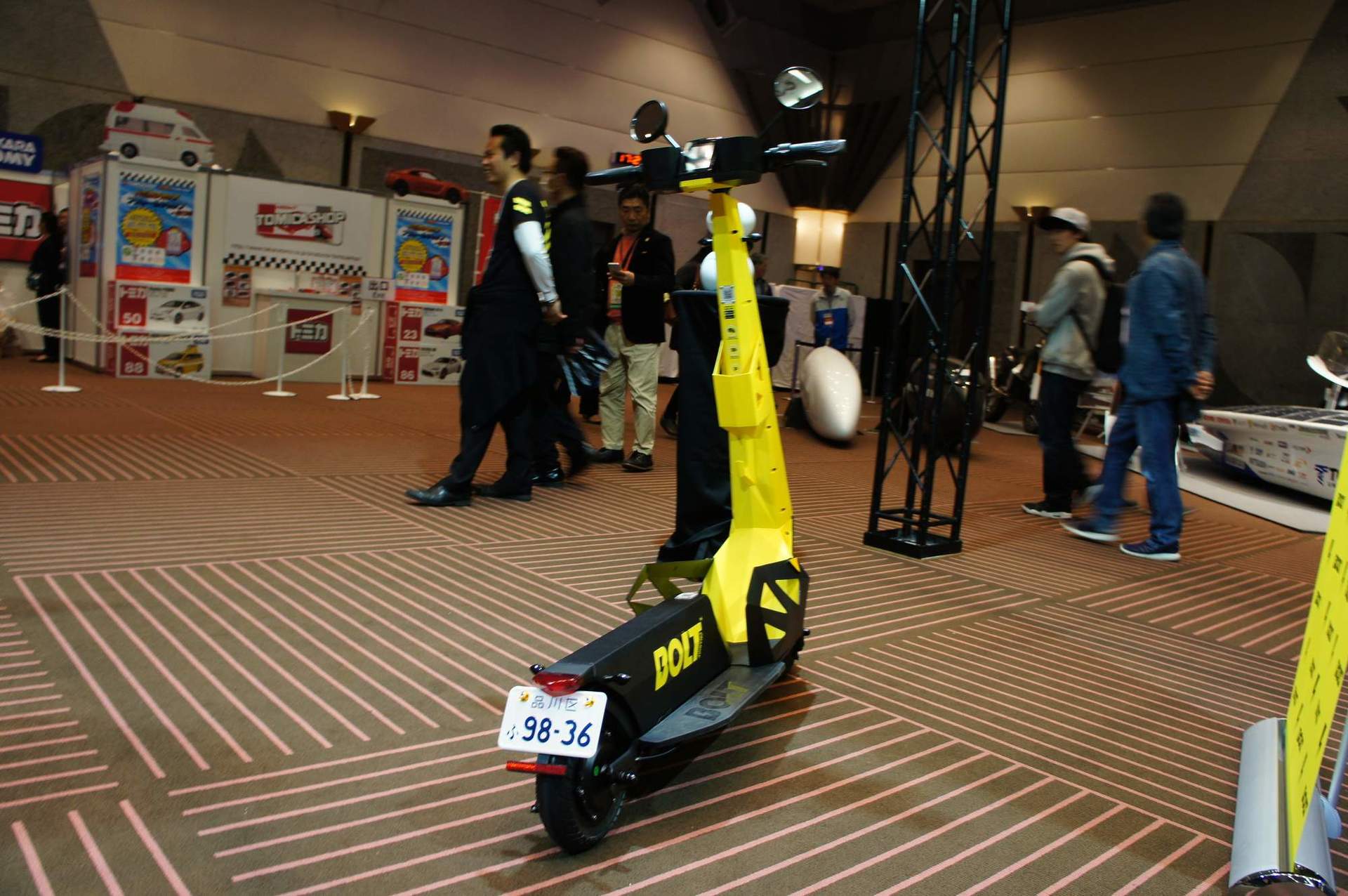 華麗詭異爭奇斗艷！東京改裝車大展奇葩魔改車精品獵奇