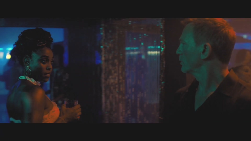 《007无暇赴死》主题曲版预告片 展现邦德感情戏份