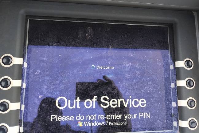 英国夫君银止与款逢囧事 ATM机的Win7体系溃散了