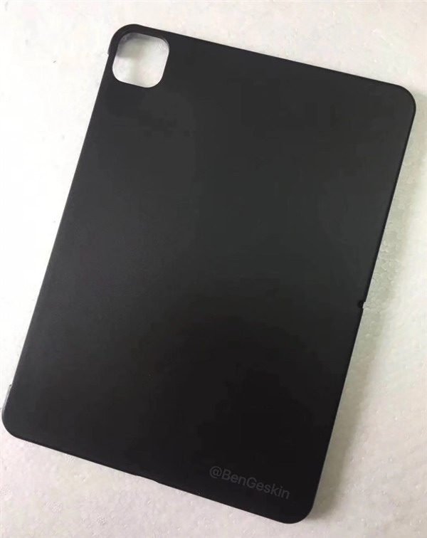 配件厂商开始行动 新一代iPad Pro锁定浴霸三摄外形