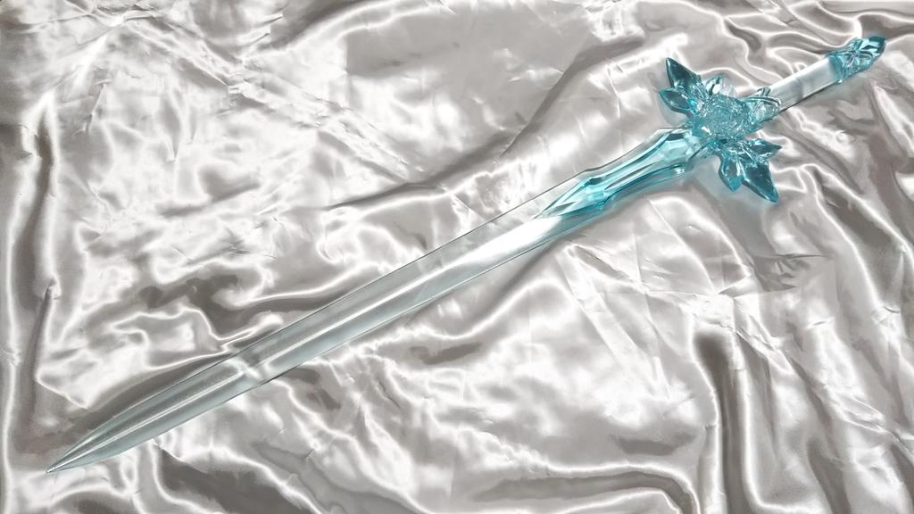高玩打造《刀剑神域》蓝蔷薇之剑引热赞 晶莹剔透冰气袭人