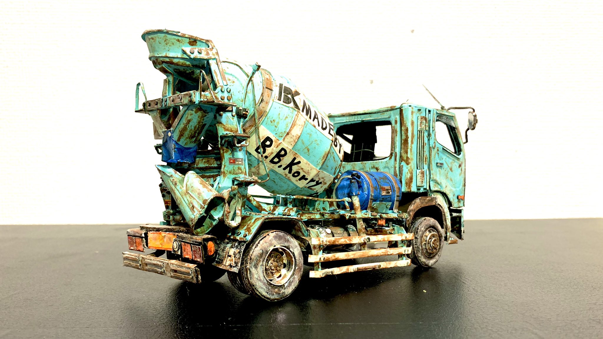 纸模高玩打造废弃风格卡车模型 造型极度逼真网友热赞