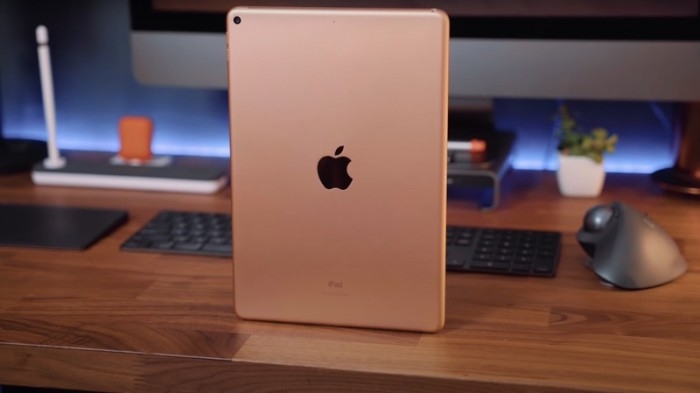 苹果正正在秘密挨制可合叠iPad：3nm芯片+屏下摄像头