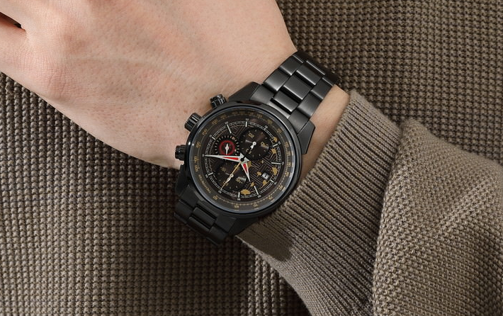 《对马岛之鬼》主题最新手表风衣公开 精致酷炫实用