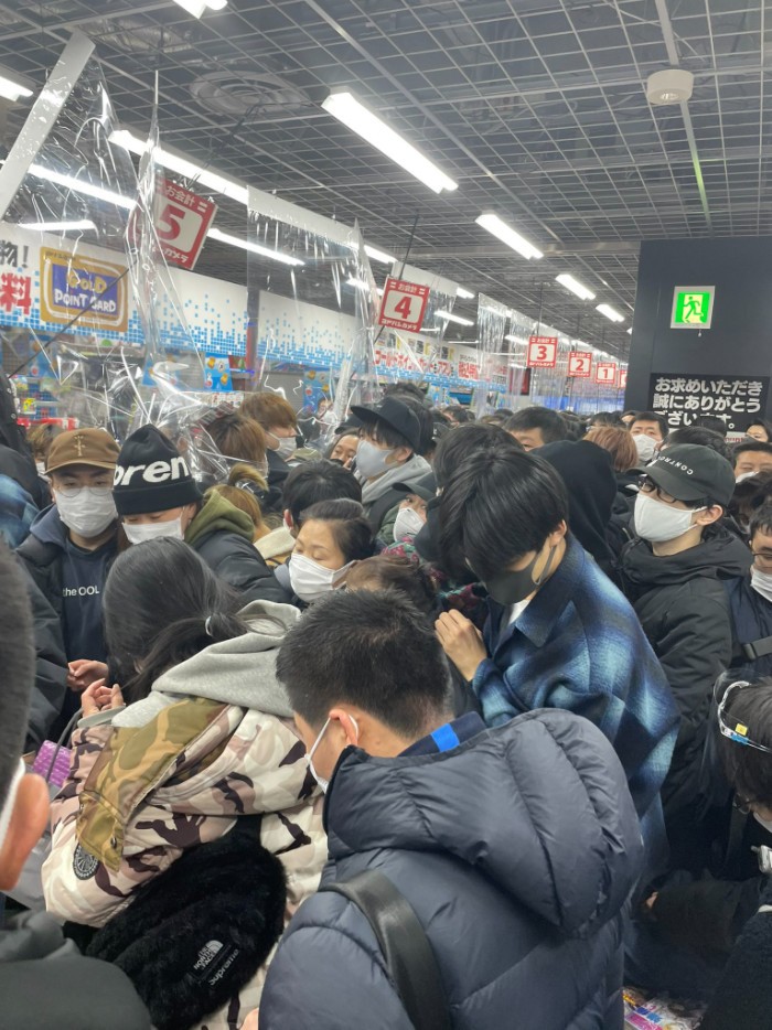 日本店家出售PS5现场一片混乱 不得不报警维持秩序