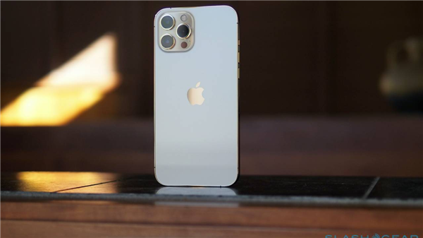 苹果iPhone被卡脖子了！曝三星OLED面板供应不足