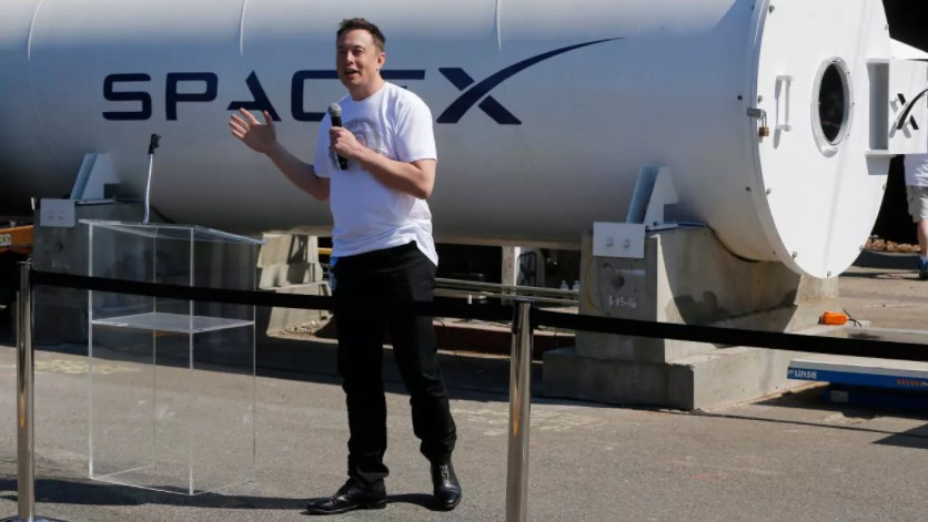 马斯克SpaceX获NASA近30亿美元合同 贝索斯蓝色起源抗议