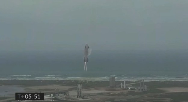 马斯克SpaceX星际飞船SN15发射并成功着陆 没有爆炸
