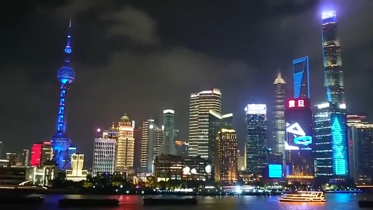 上海天涯线变成蓝色！PS5国止上市各天灯光秀