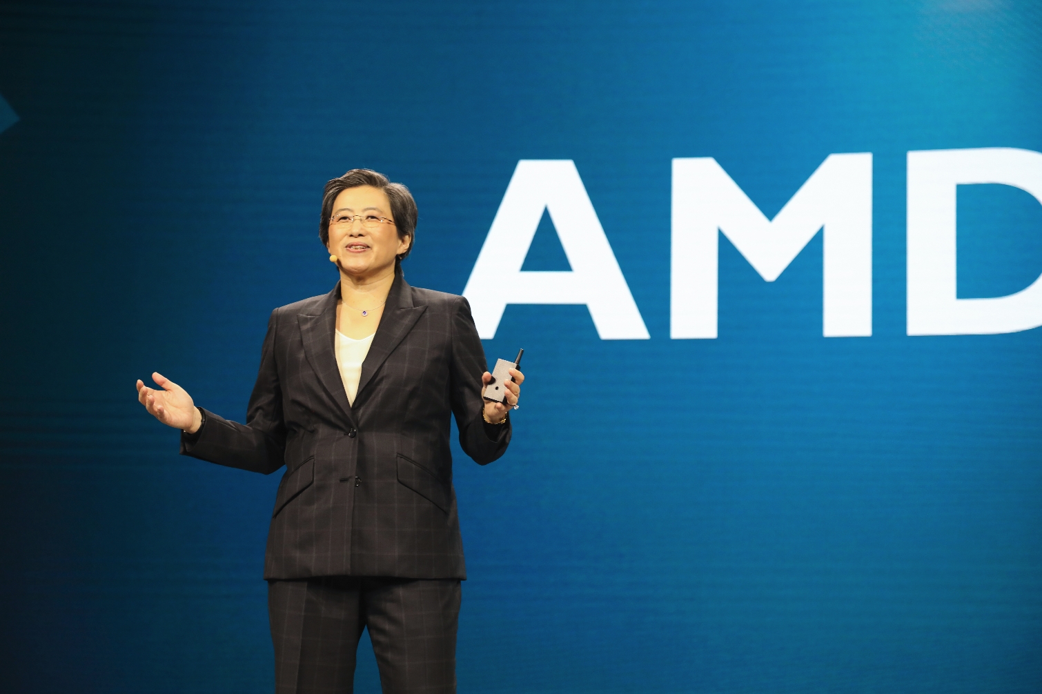 AMD苏姿丰：显卡首先为游戏玩家服务 其次才是矿工