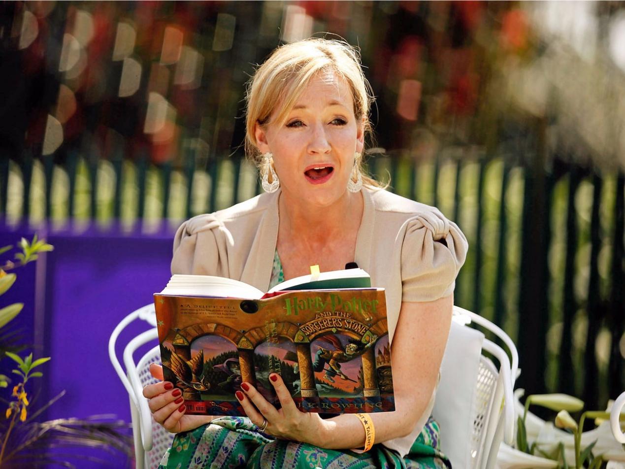 J.K罗琳就是个写小说的，她懂什么《哈利·波特》？