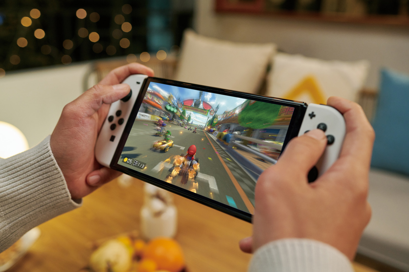 国行任天堂Switch OLED今日发售 满足用户多重娱乐需求