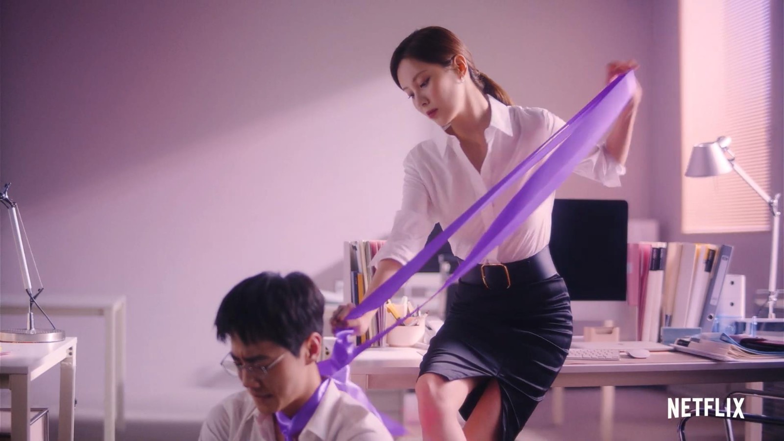 Netflix韩剧《解禁男女》中文预告 美女和男子玩捆绑游戏
