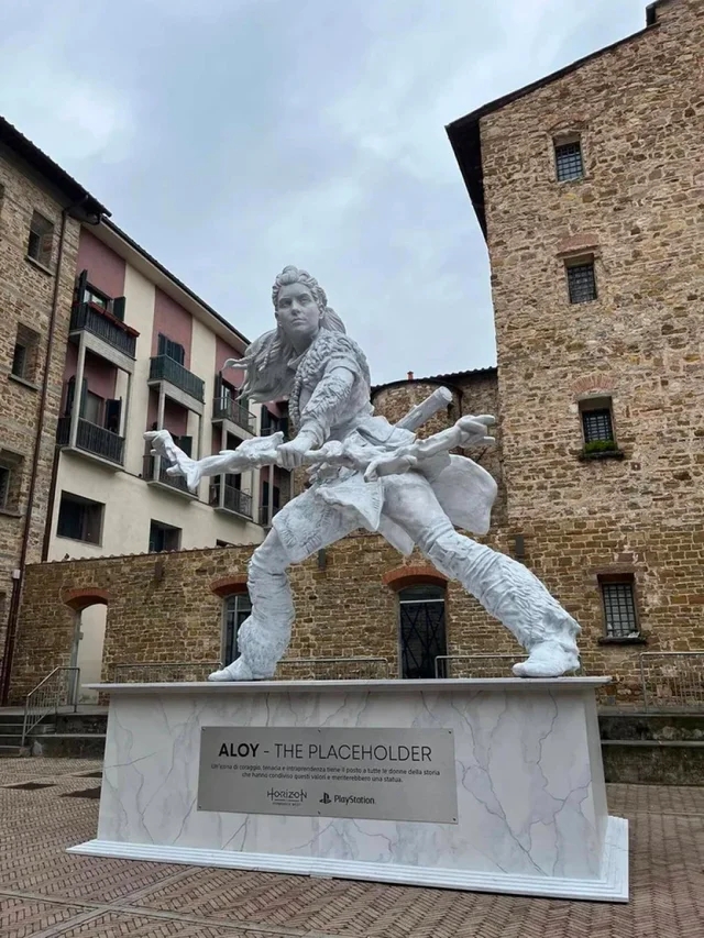 SIE意大利庆祝《西之绝境》发售 立起埃洛伊塑像