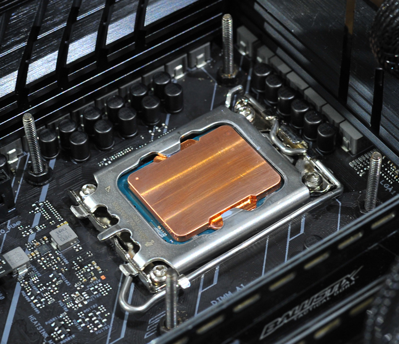 Intel 12代酷睿换上纯铜散热顶盖之后温度骤降15℃
