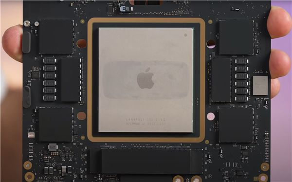 苹果M1 Ultra秒天秒地干掉AMD、Intel旗舰？实测打脸