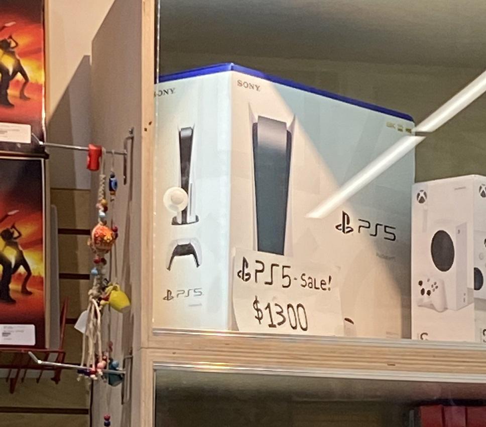 美国加州一游戏商店天价倒卖PS5 标价超一千美元