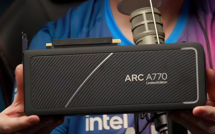 Intel展示旗舰显卡Arc A770限量版 满负温度70℃以下