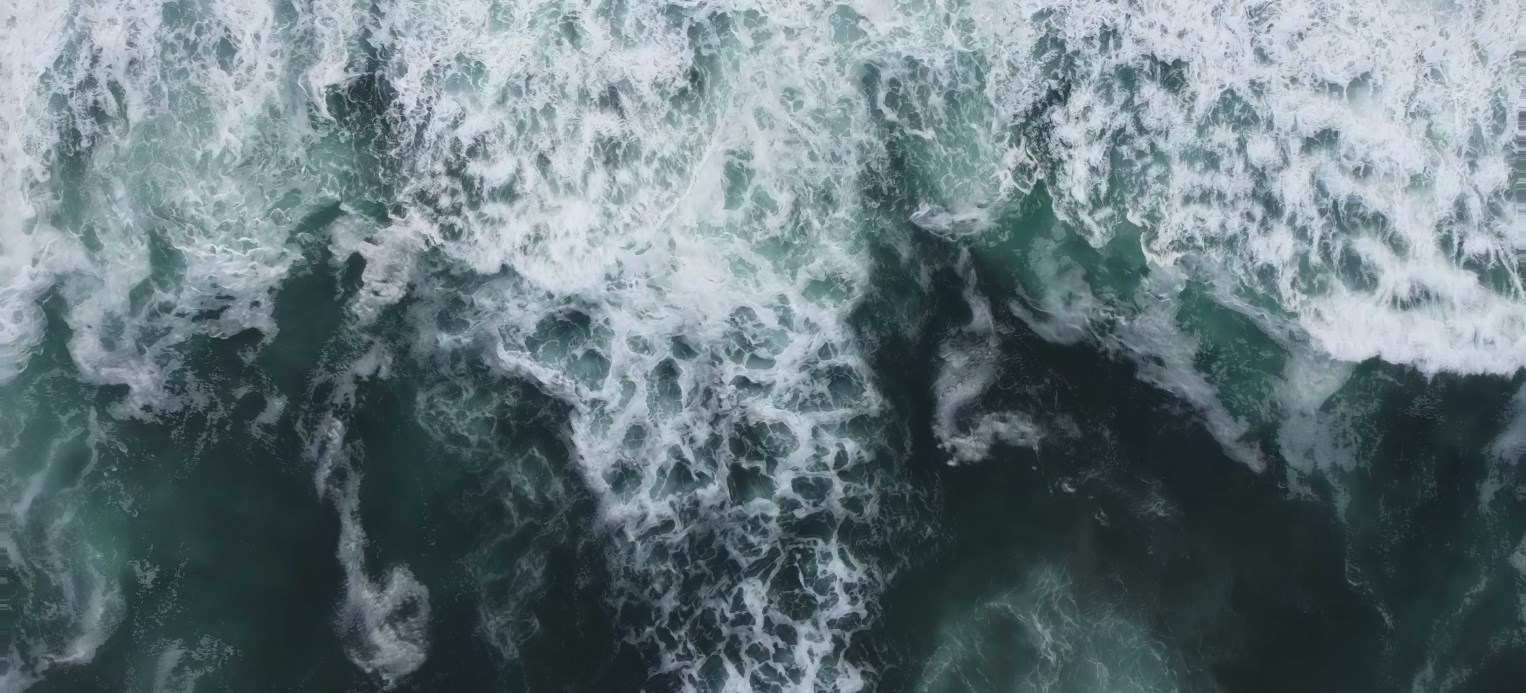 《Wallpaper Engine》俯视角巨大海浪风景动态壁纸