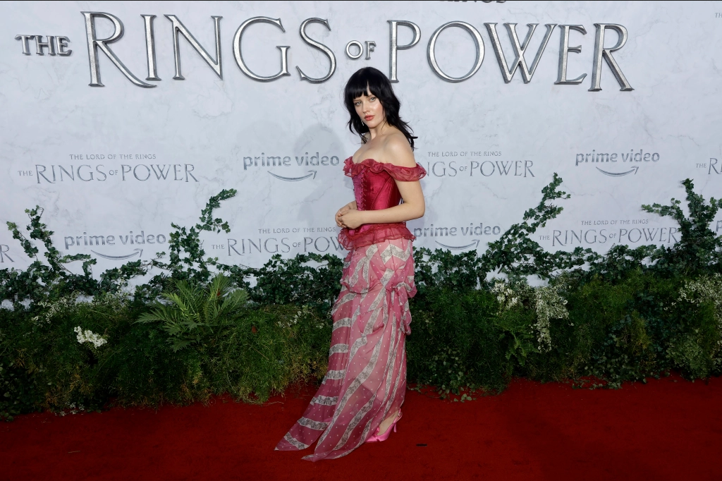 《指环王：力量之戒》洛杉矶首映式红毯照发布