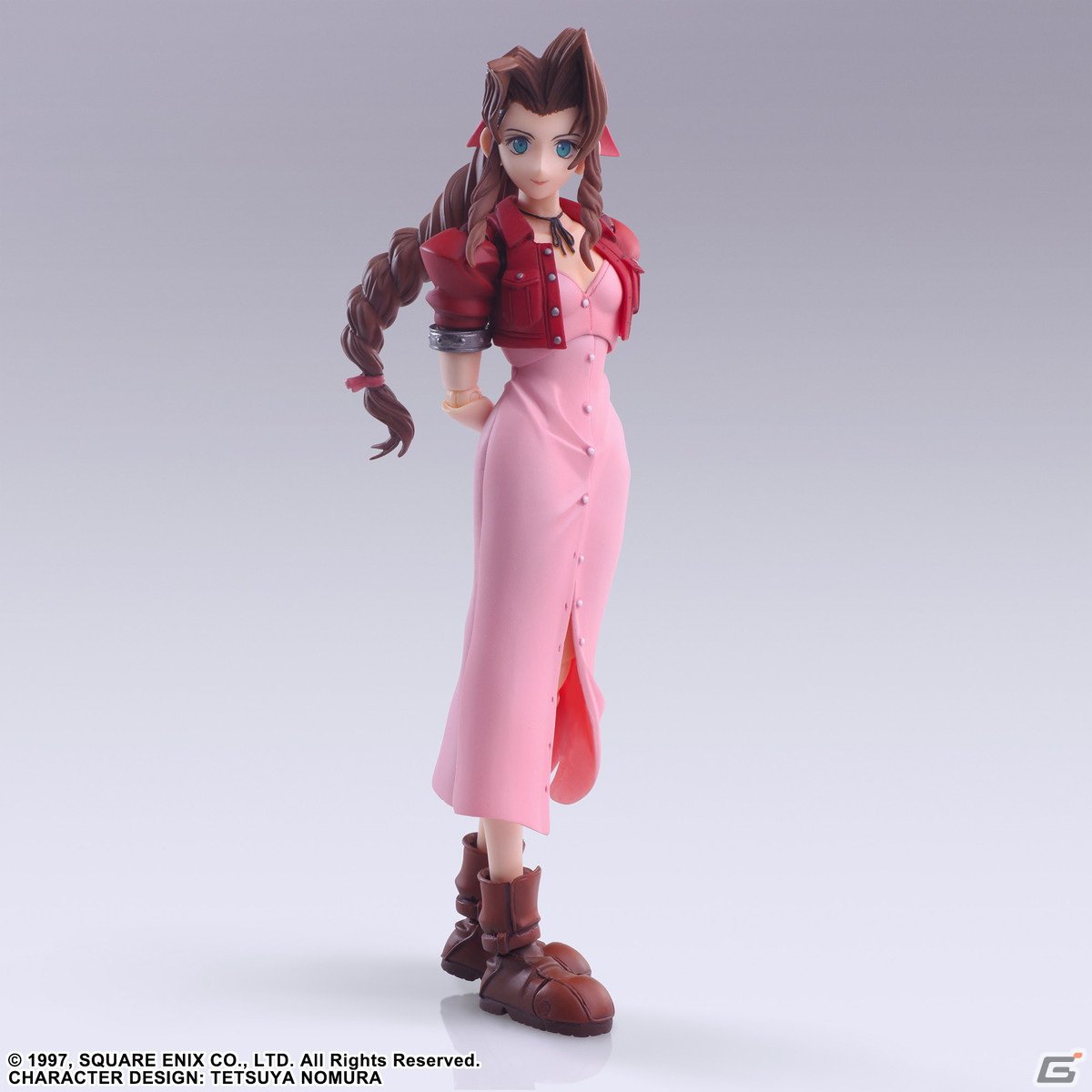 SE官方推出 原版《最终幻想7》爱丽丝、官方艾莉丝有像祈祷一样闭着眼睛的推出可更替面部，“爱丽丝”可动手办将于2023年1月发售，原版蒂法可动手办